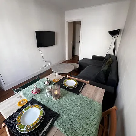 Eiffel Tower View Haussmanian Charm 2min Walk From The Eiffel Tower Gardens